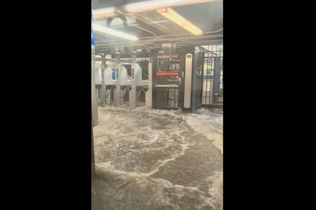 NYC Subway Car Filling With Water As City Floods Goes Viral - Newsweek