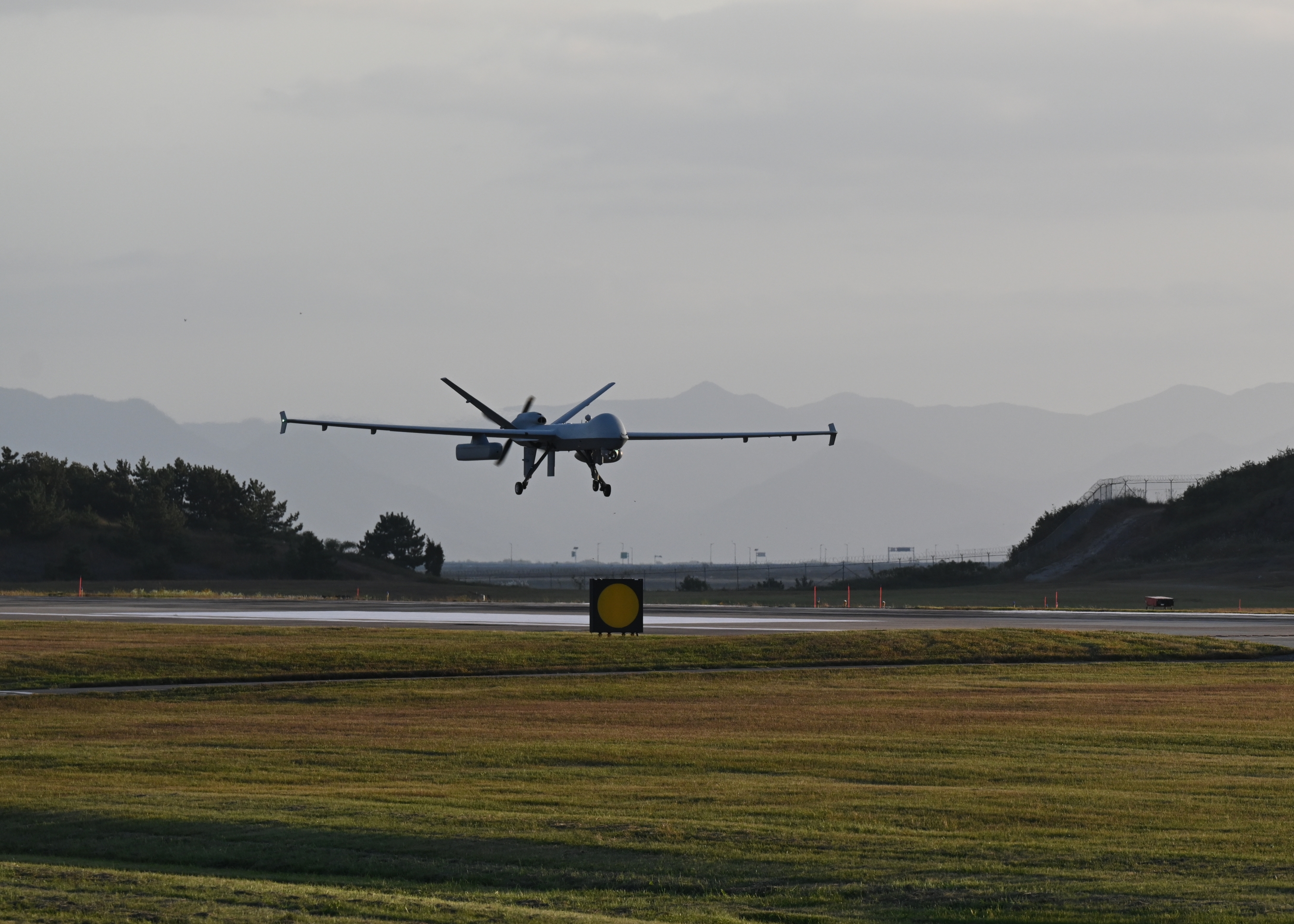 2687594-us-mq-9-drone-arrives-