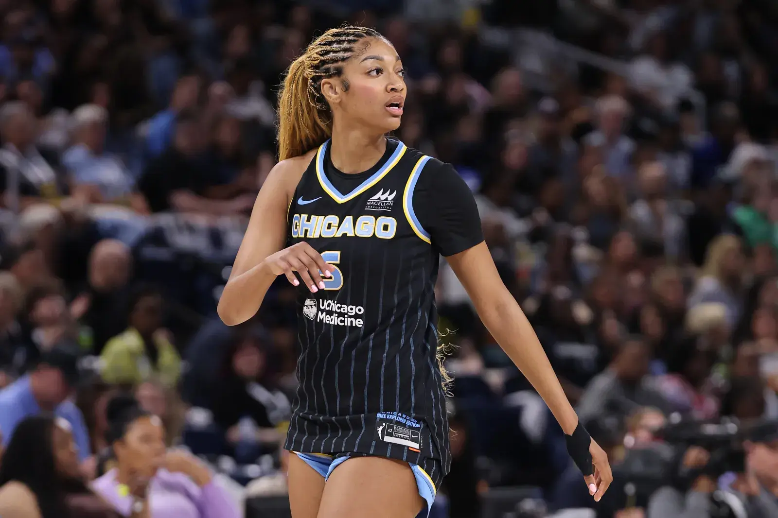 Candace Parker gửi lời nhắn chân thành đến Angel Reese - Newsweek