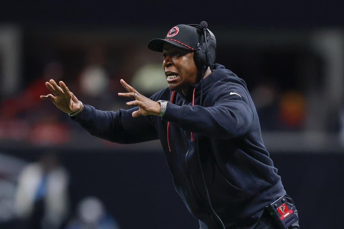 Falcons HC Raheem Morris Goes Viral After Getting Trucked by Star WR -  Newsweek