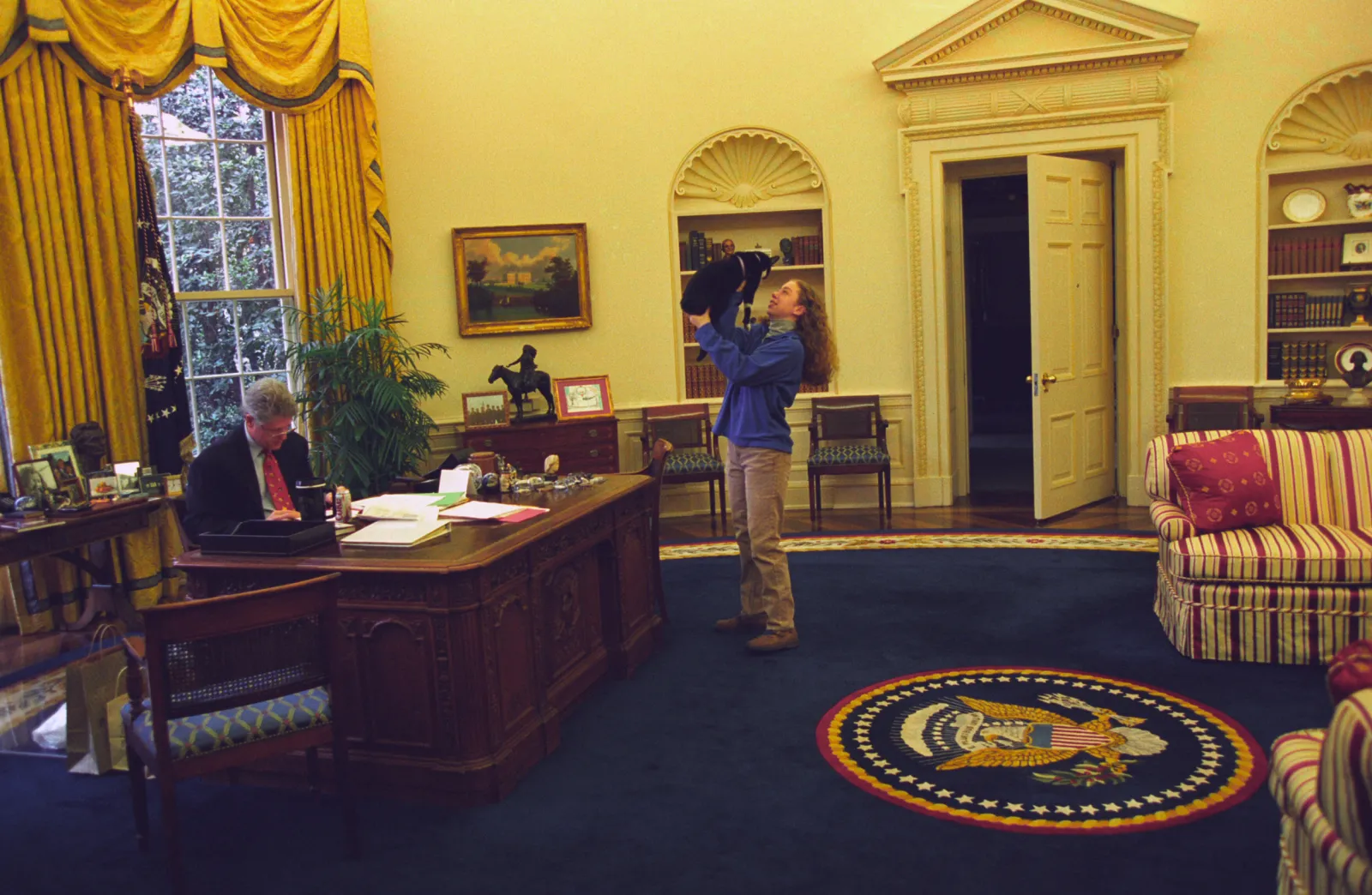 Interior Designer Reviews Trump’s White House Renovations: ‘Looks Cheap ...