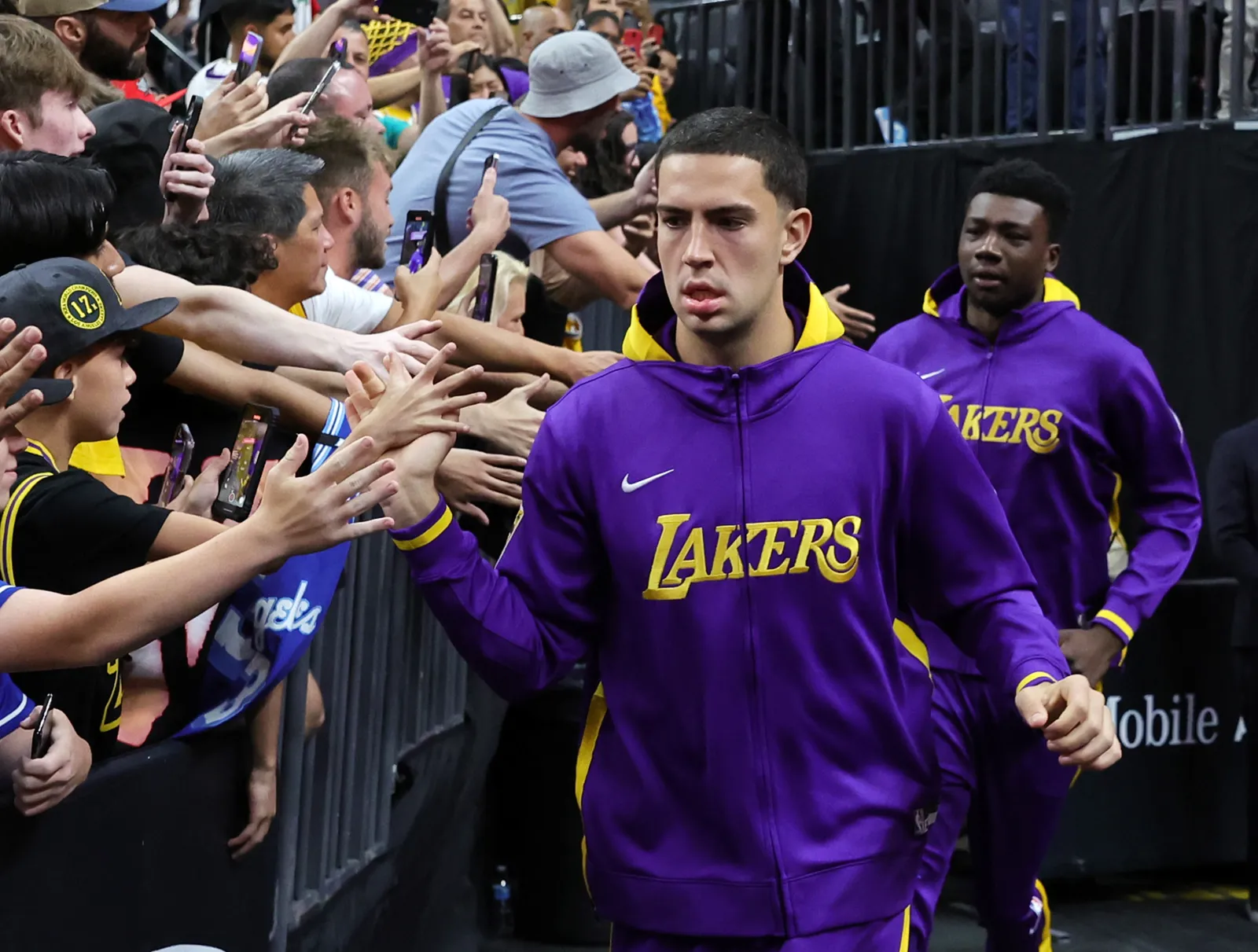 Former Los Angeles Lakers Forward Decides to Leave the NBA - Newsweek
