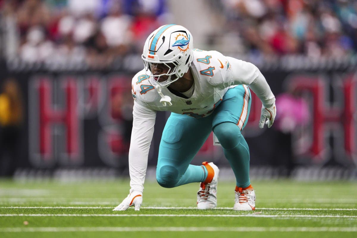 돌핀스의 찹 로빈슨(Chop Robinson)이 머리 부상으로 경기를 종료했습니다. 돌핀스의 찹 로빈슨(Chop Robinson)이 머리 부상으로 경기를 종료했습니다.