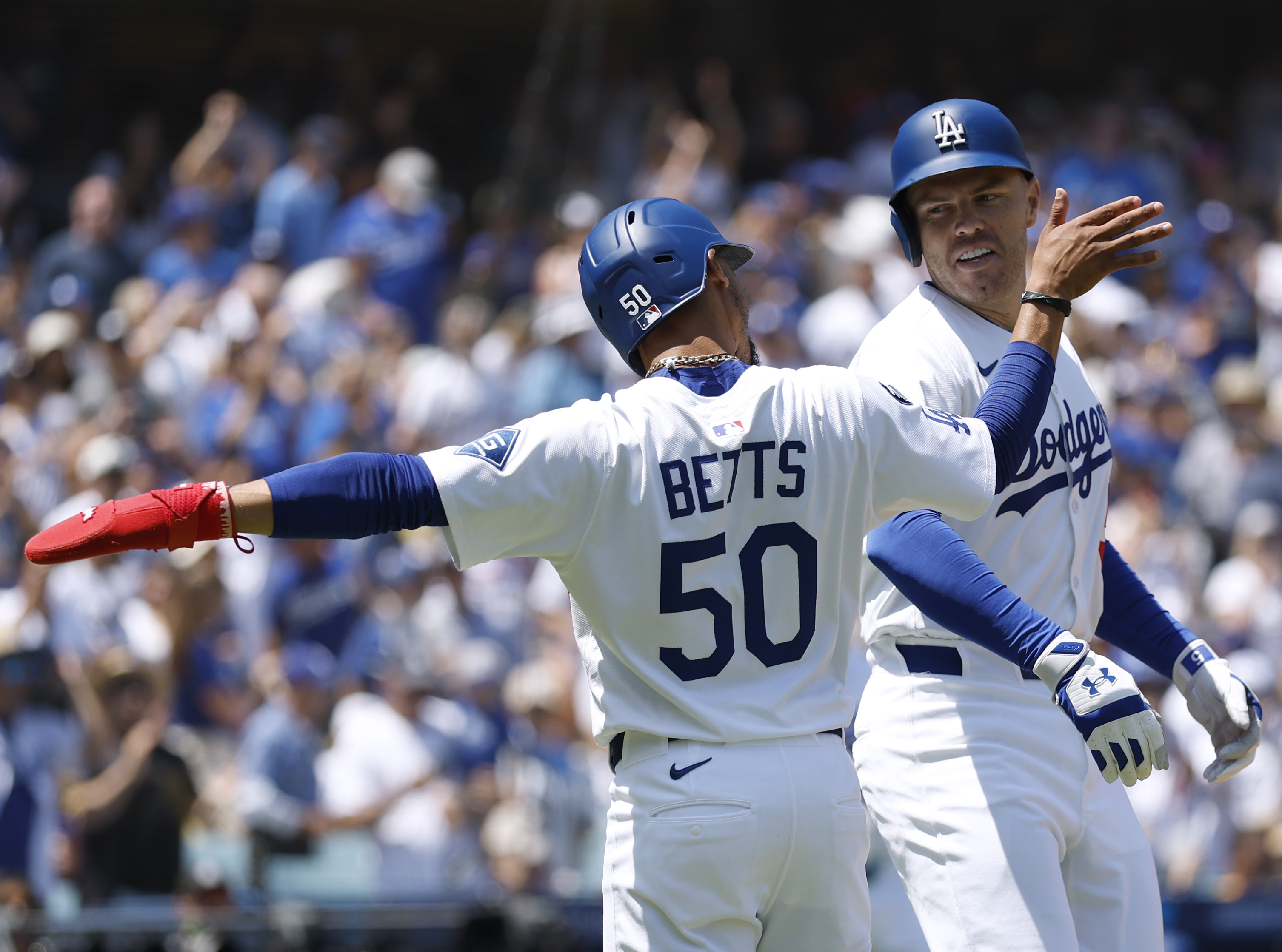 Dodgers' Freddie Freeman Delivers Mookie Betts Message After Sweep
