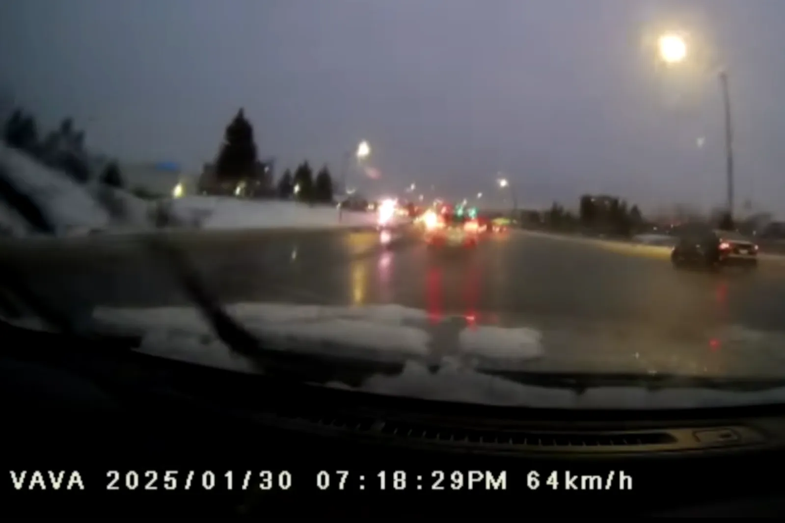 VAVA car dashcam shows road