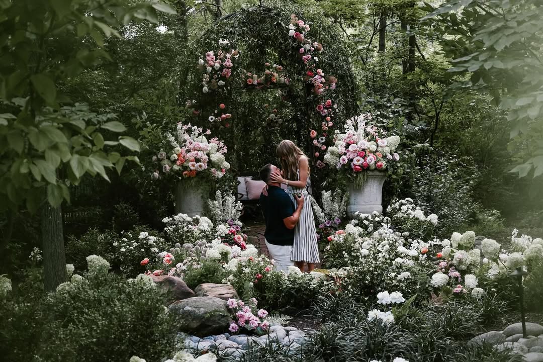 Taylor Swift–Travis Kelce Wedding Sparks Buzz As Fan Notices Something ‘Weird’