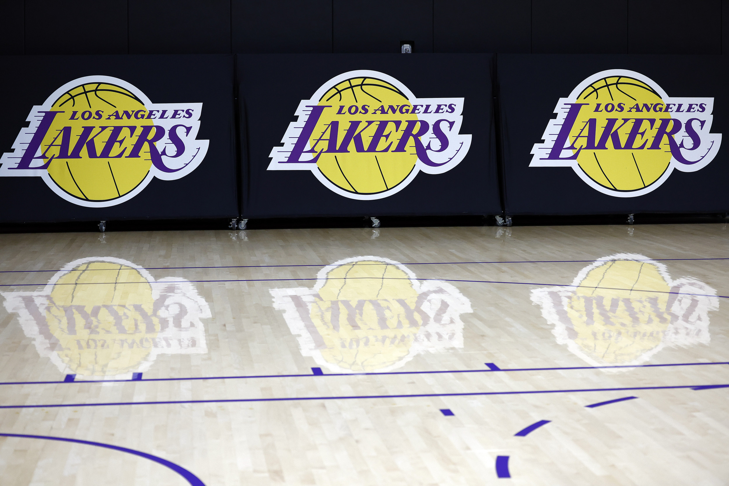 Lakers Cut Ties With Longtime Center
