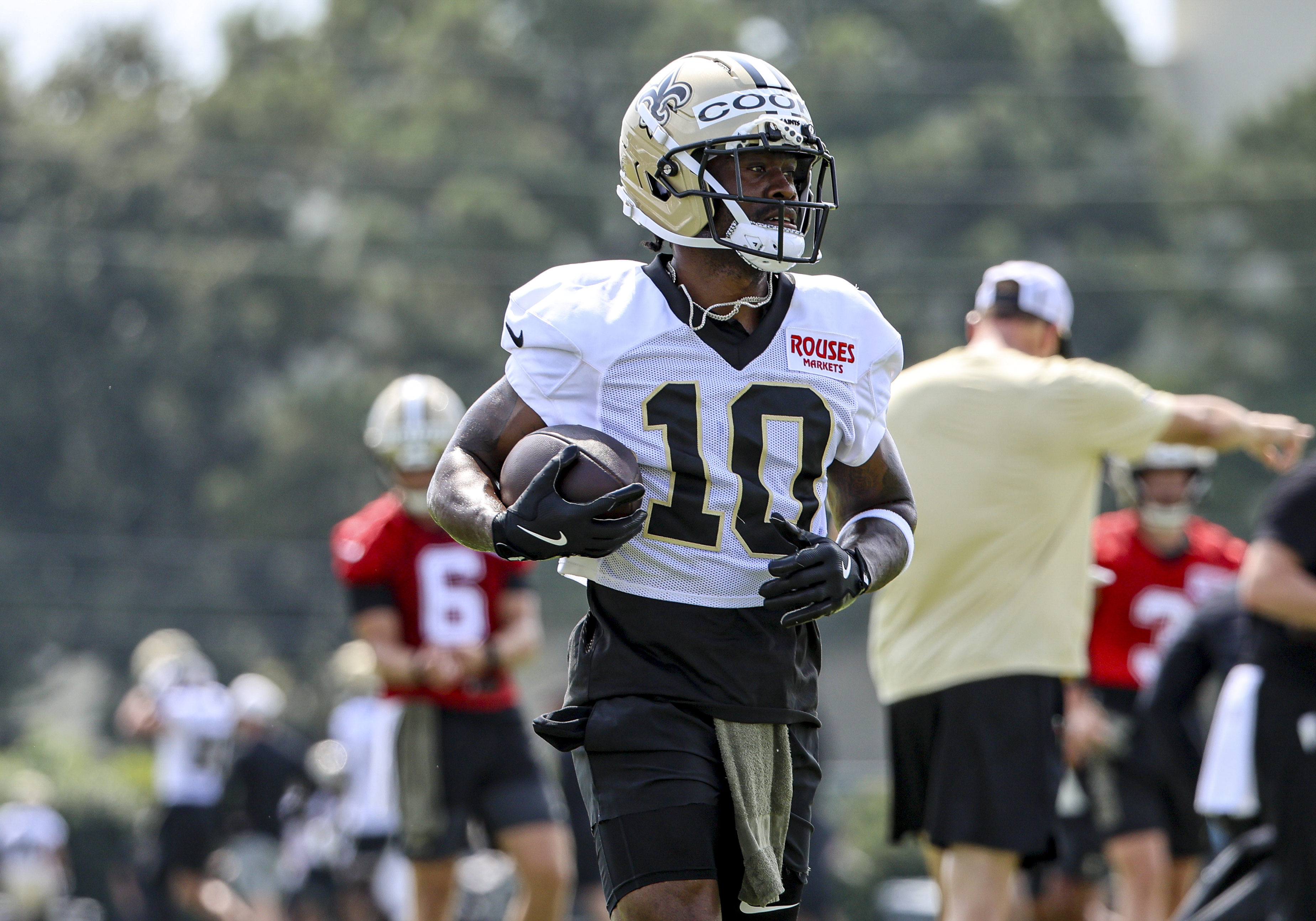 Saints Shockingly Cut Star Receiver Amid 2025 Struggles