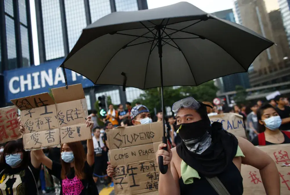 Hong Kong Students Translate the Umbrella Revolution for the World