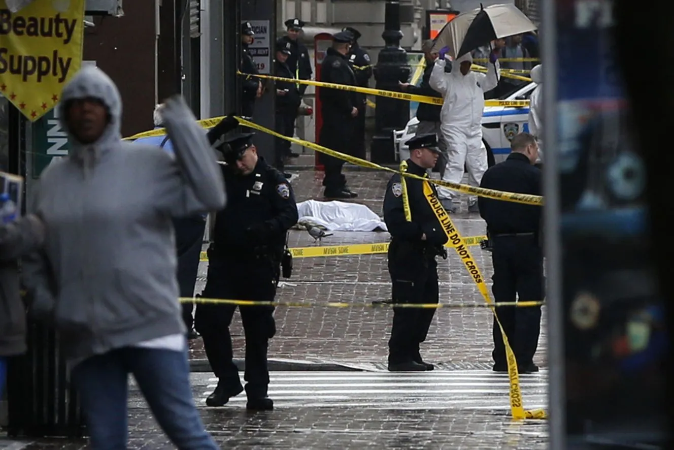 Hatchet-Wielding Man Shot Dead in New York After Police Officer ...