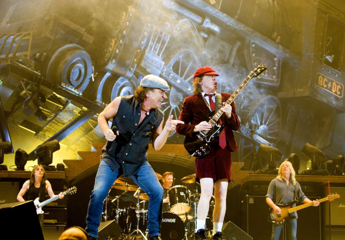 AC/DC Drummer Phil Rudd Arrested on Murder Plot Charges - Newsweek