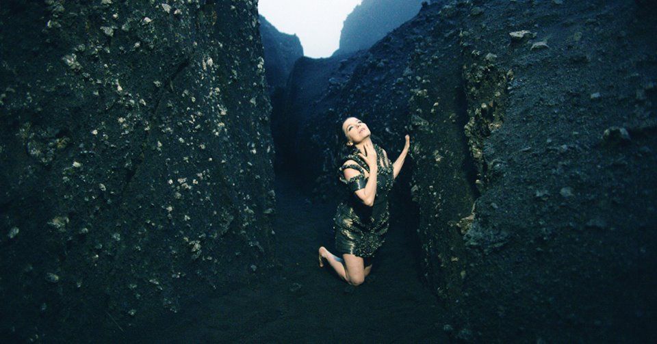 額装品/Bjork/ビョーク/Black Lake2015年/アート/インテリア Bjork's MoMA Retrospective Is Gnarled, Problematic—and Compelling