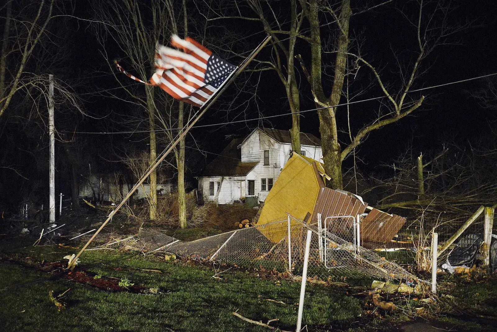 04_10_Tornado_04