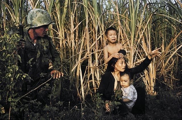 A Photojournalist Recalls the Unvarnished Truth of Vietnam - Newsweek
