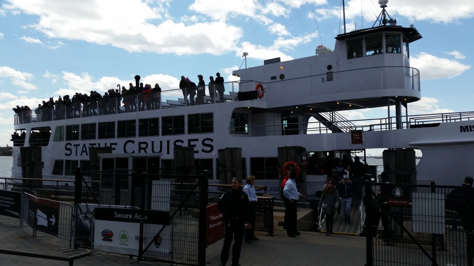 Liberty Island and Statue of Liberty Evacuated After a Bomb Threat is ...