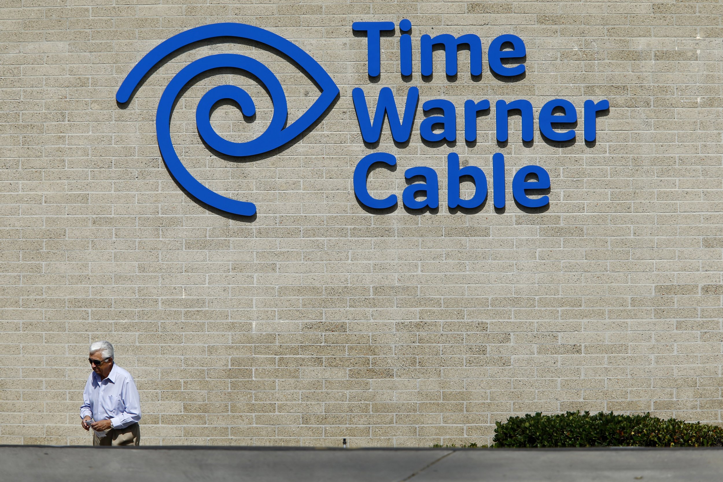 Charter Agrees to Buy Time Warner Cable for $56 Billion - Newsweek, image size:2500x1666