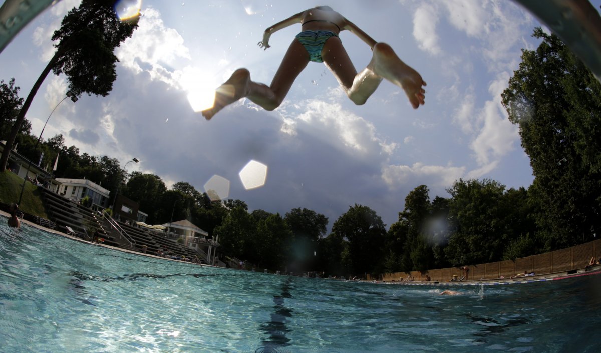 What Is Cryptosporidium, and Should You Be Concerned? - Newsweek