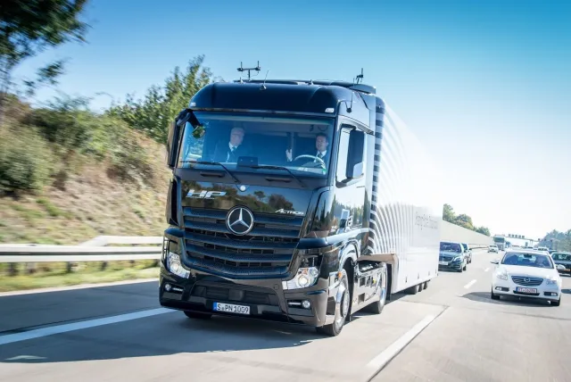 Self-Driving Truck Hits German Autobahn in World’s First Test Drive ...