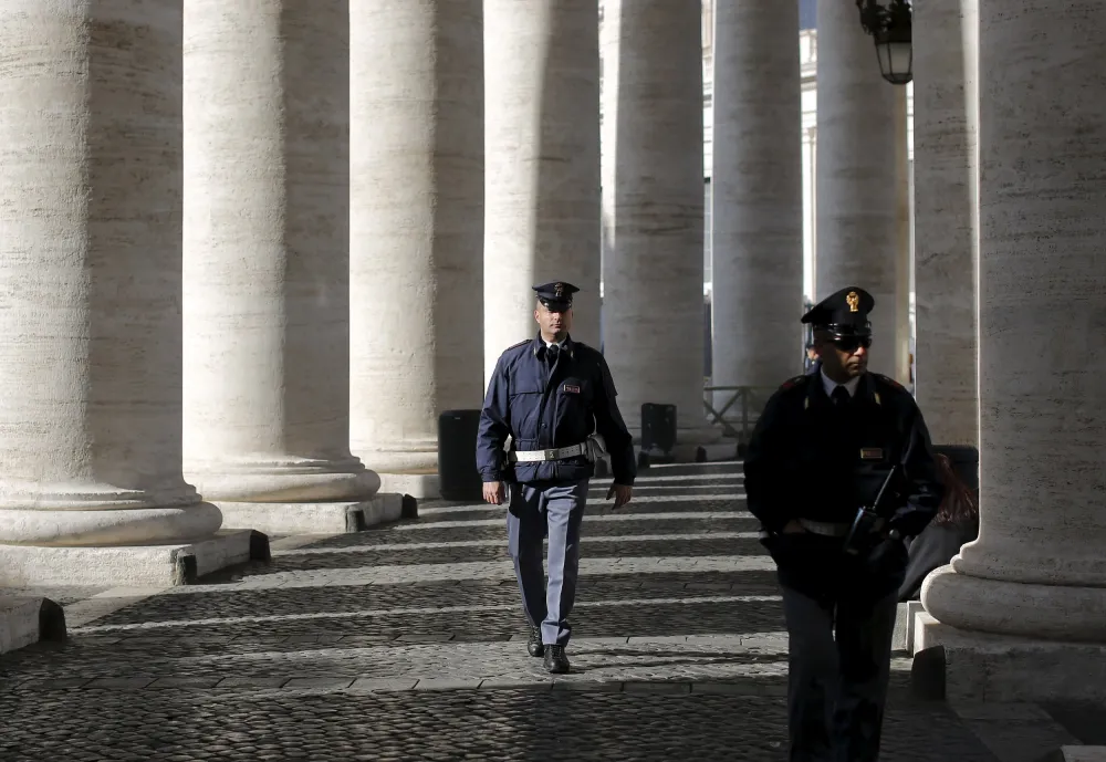 11 Arrested in Italy Over Illegal Mafia-Linked Online Gambling Ring ...
