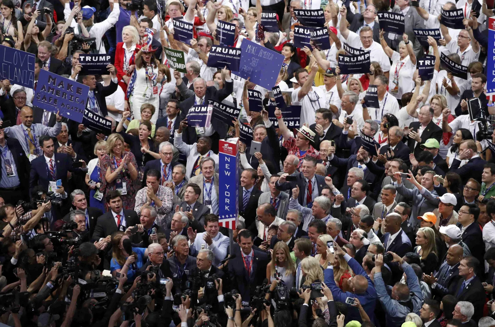 Republicans 2016 Donald Trump Is Officially the 2016 Republican Nominee for President ...