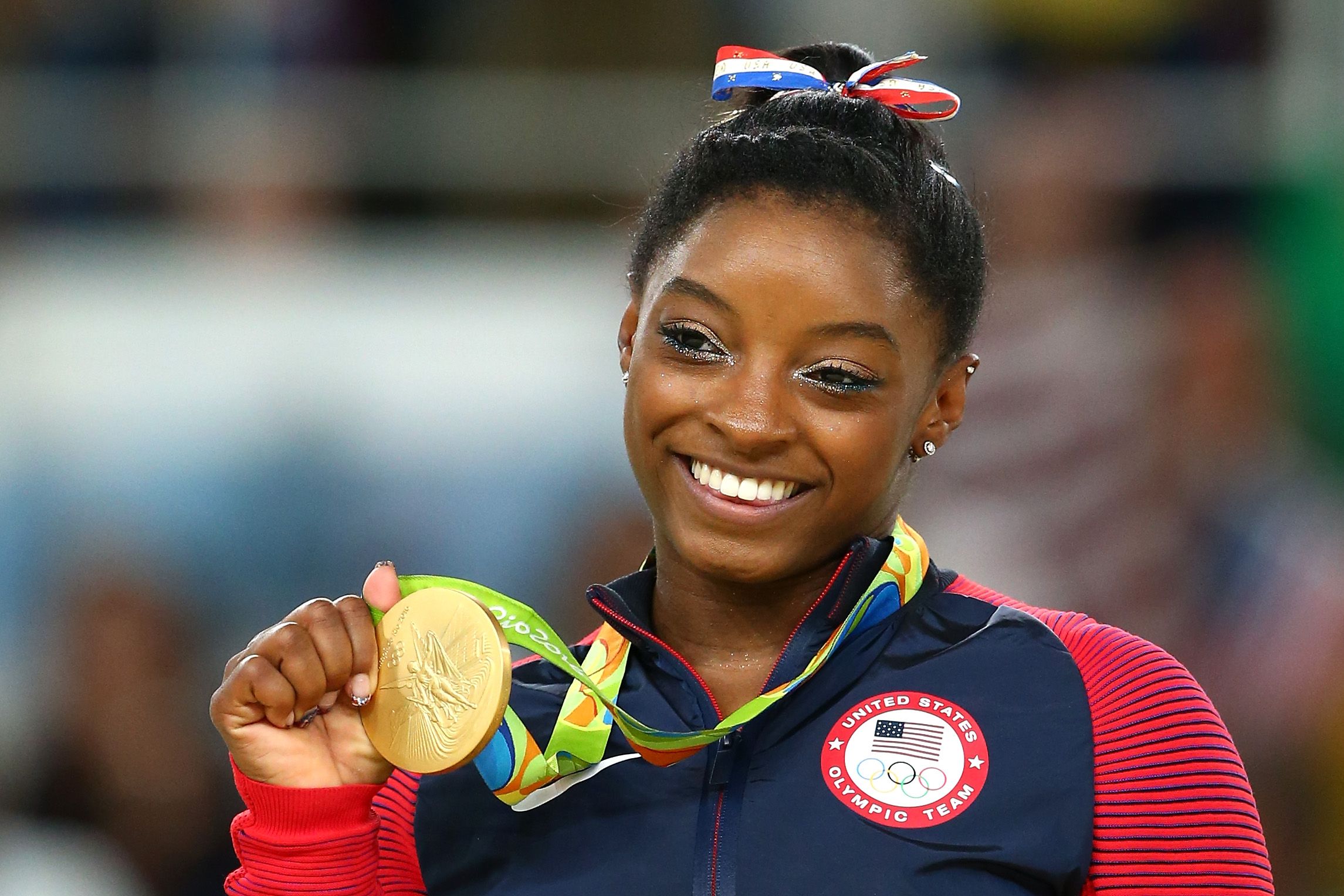 Simone Biles Sends 3-Word Message to Lindsey Vonn After Scary Knee Injury