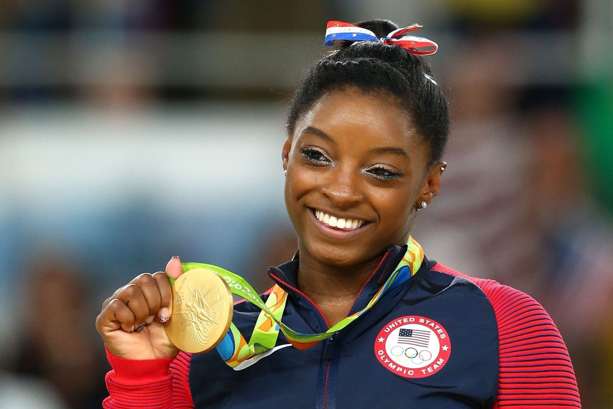 Simone Biles' Heartfelt Support for Lindsey Vonn After Injury Scare