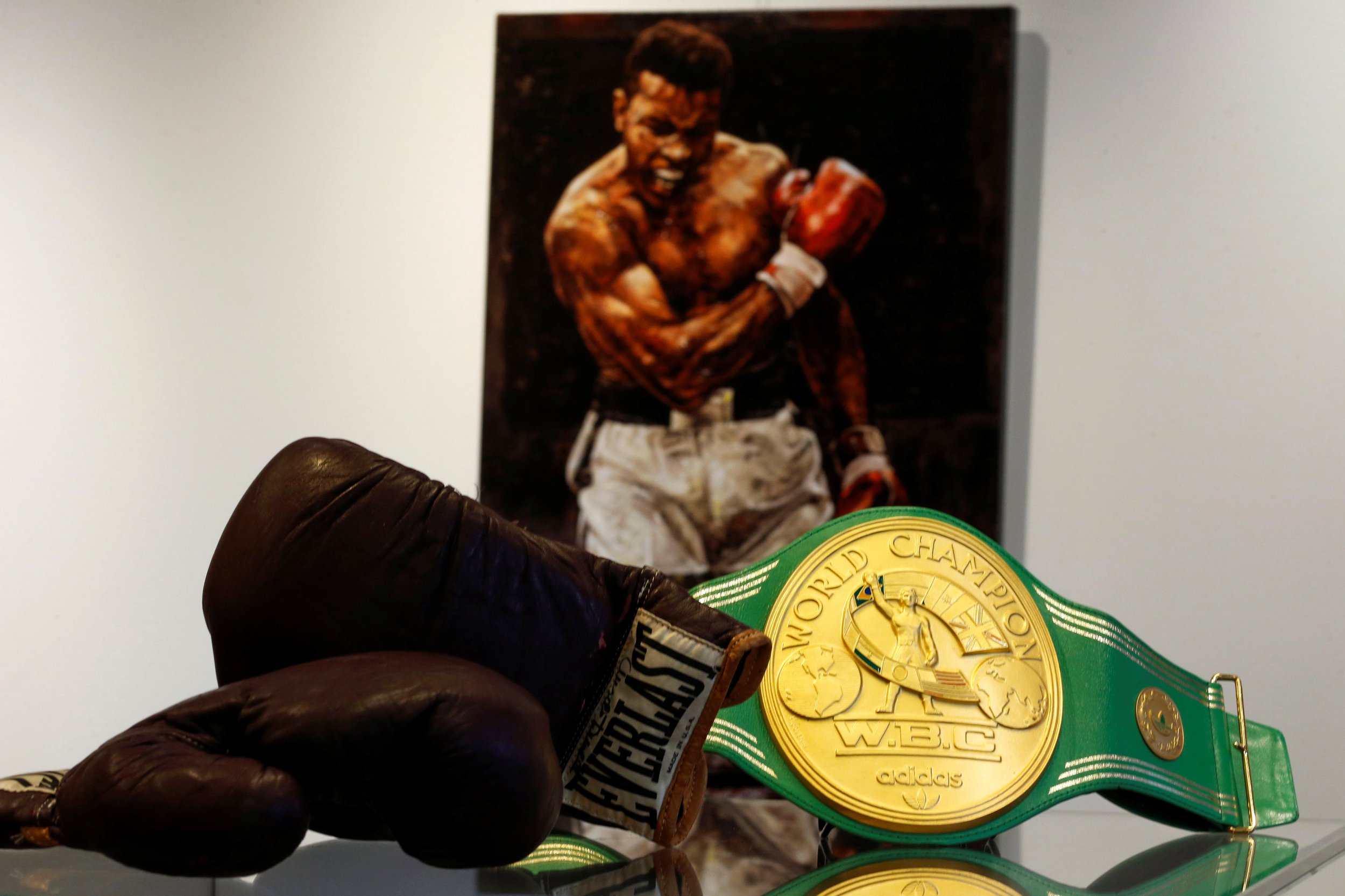 Muhammad Ali Collectibles Likely to Garner Knockout Prices - Newsweek