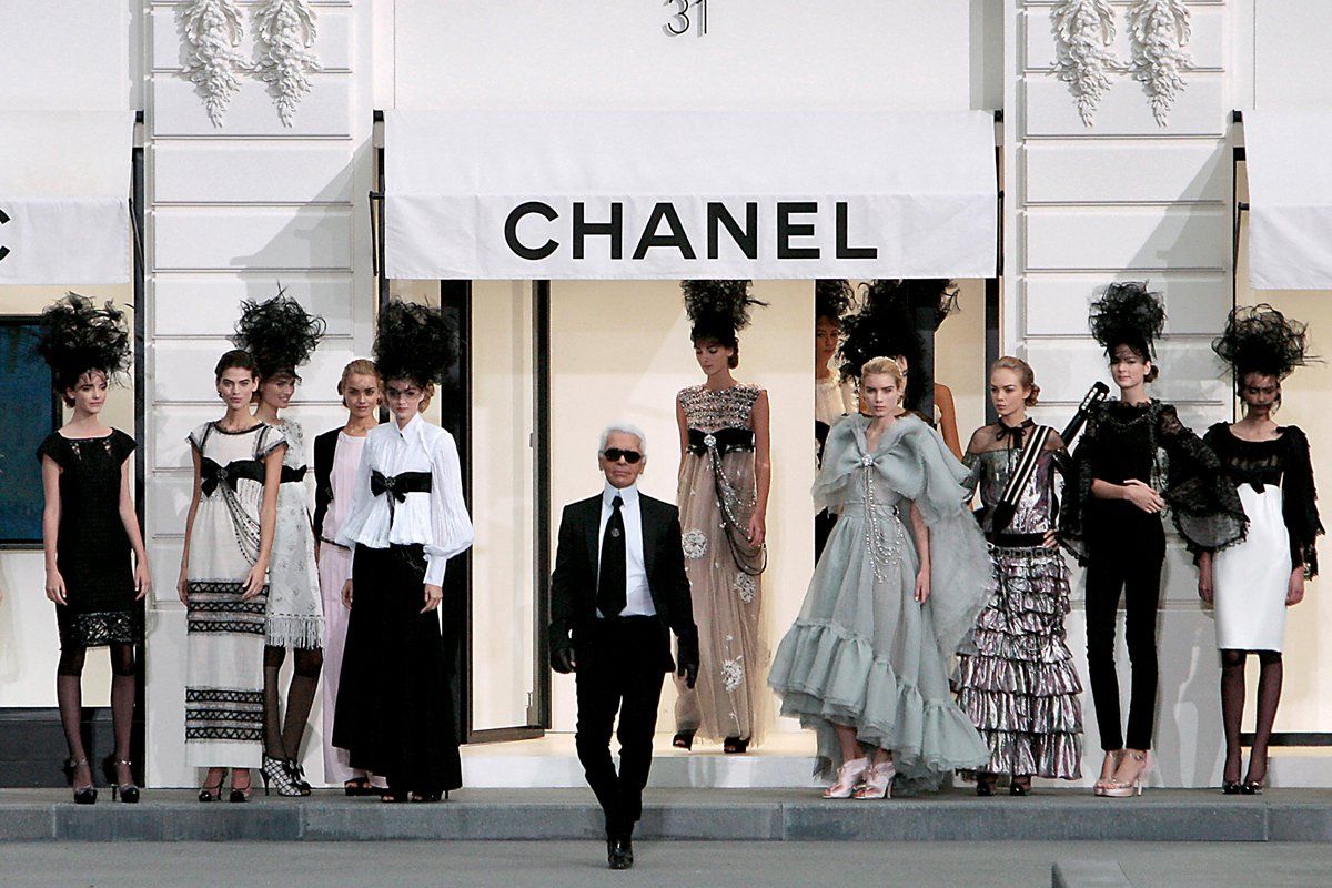 Is Chanel Designer Karl Lagerfeld Spread Too Thin? - Newsweek