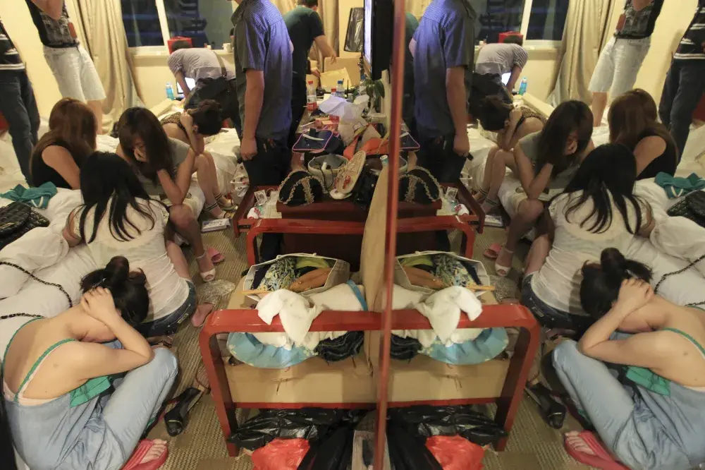 China: Human Rights Workers Treated Like “Criminals,” Report Says