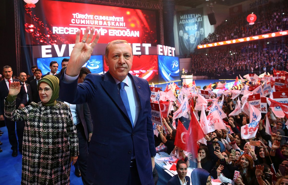 Problem Turkey Is Facing Turkey Crisis: As Erdogan Demands More Power, Thousands of Turkish ...
