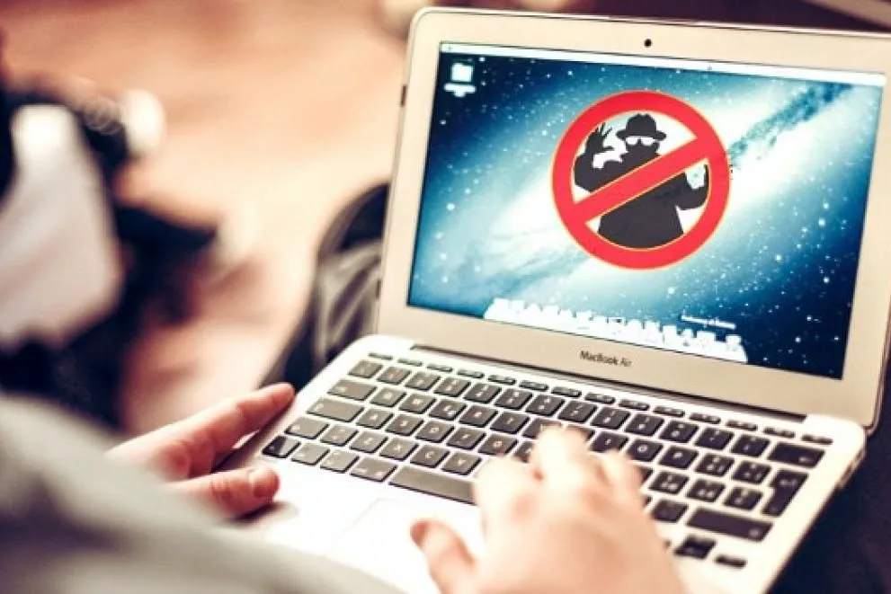 Mac Computer Bombs New Ransomware And Malware Attack on Macs, macOS Allows Hackers to Pay ...