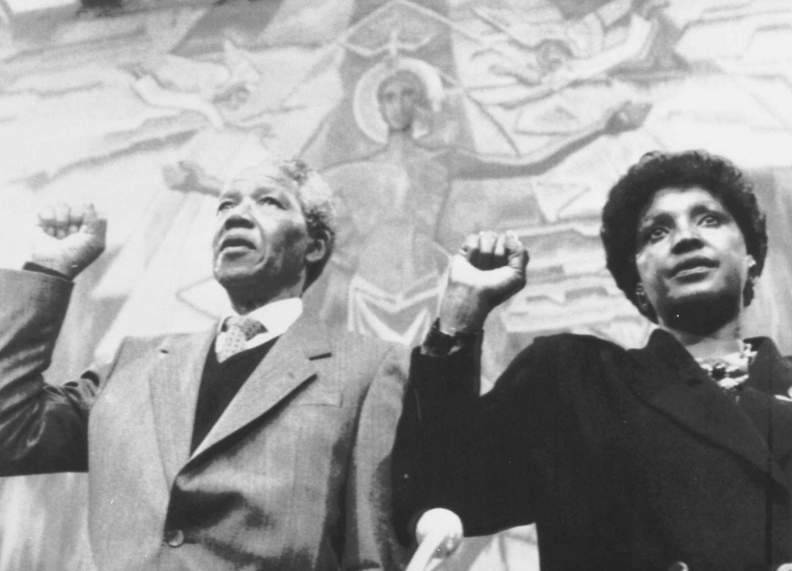 South African anti-apartheid campaigner Winnie Madikizela-Mandela dies aged  81, image size:1600x1154