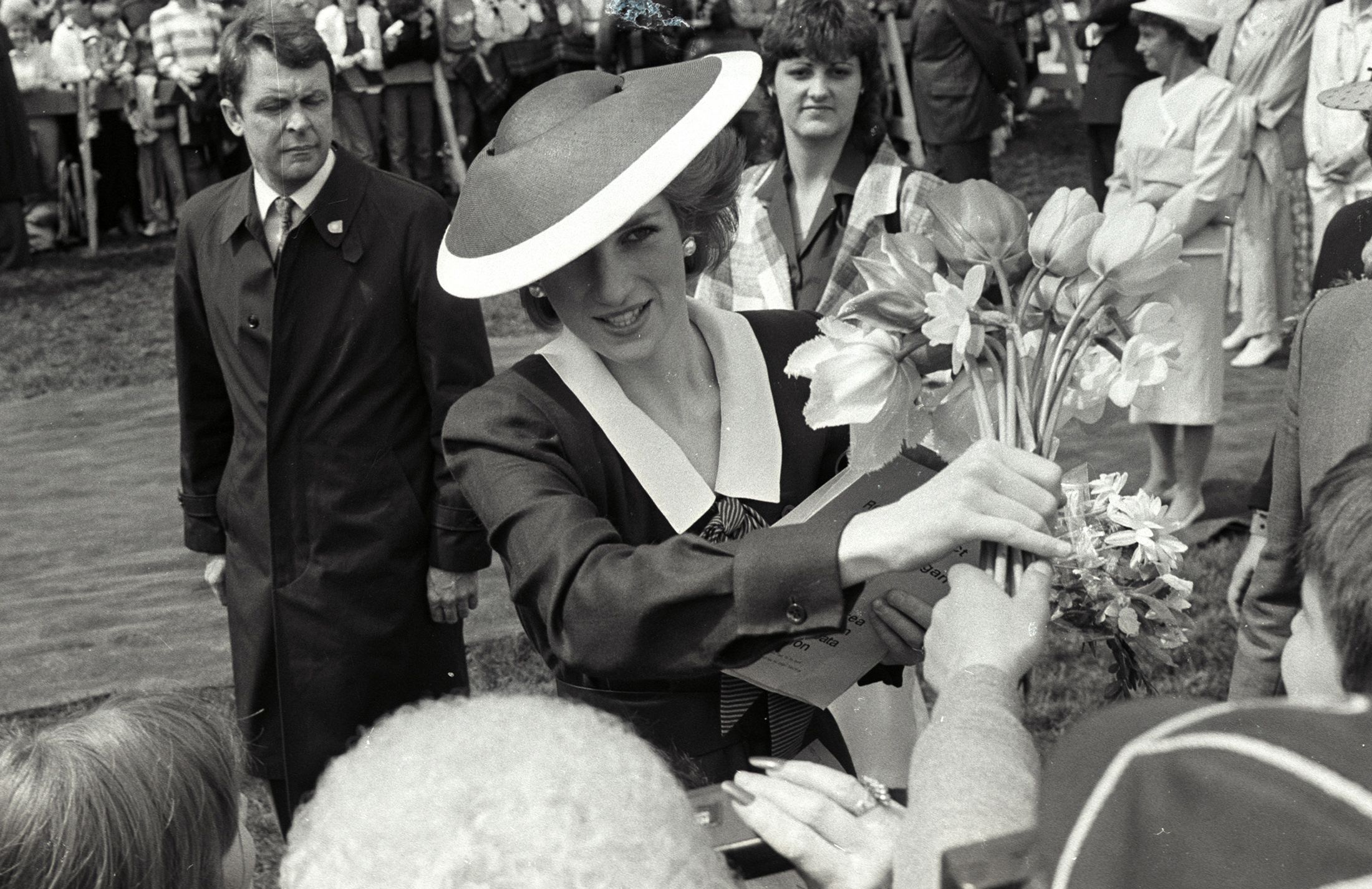 casket princess diana funeral dress Diana's wedding gown will be turned over to William and Harry The Story Behind the Dress