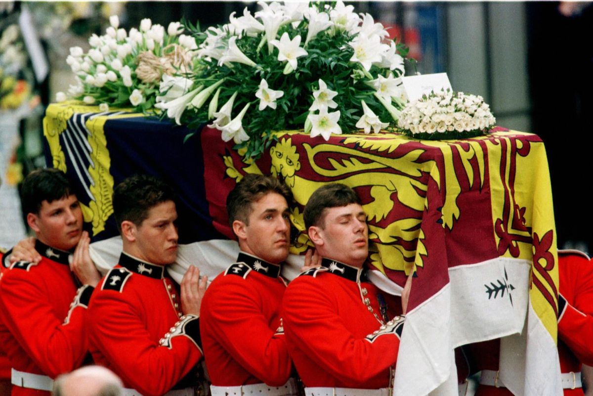 casket princess diana burial dress Diana's wedding gown will be turned over to William and Harry 384 Princess Diana Casket Stock