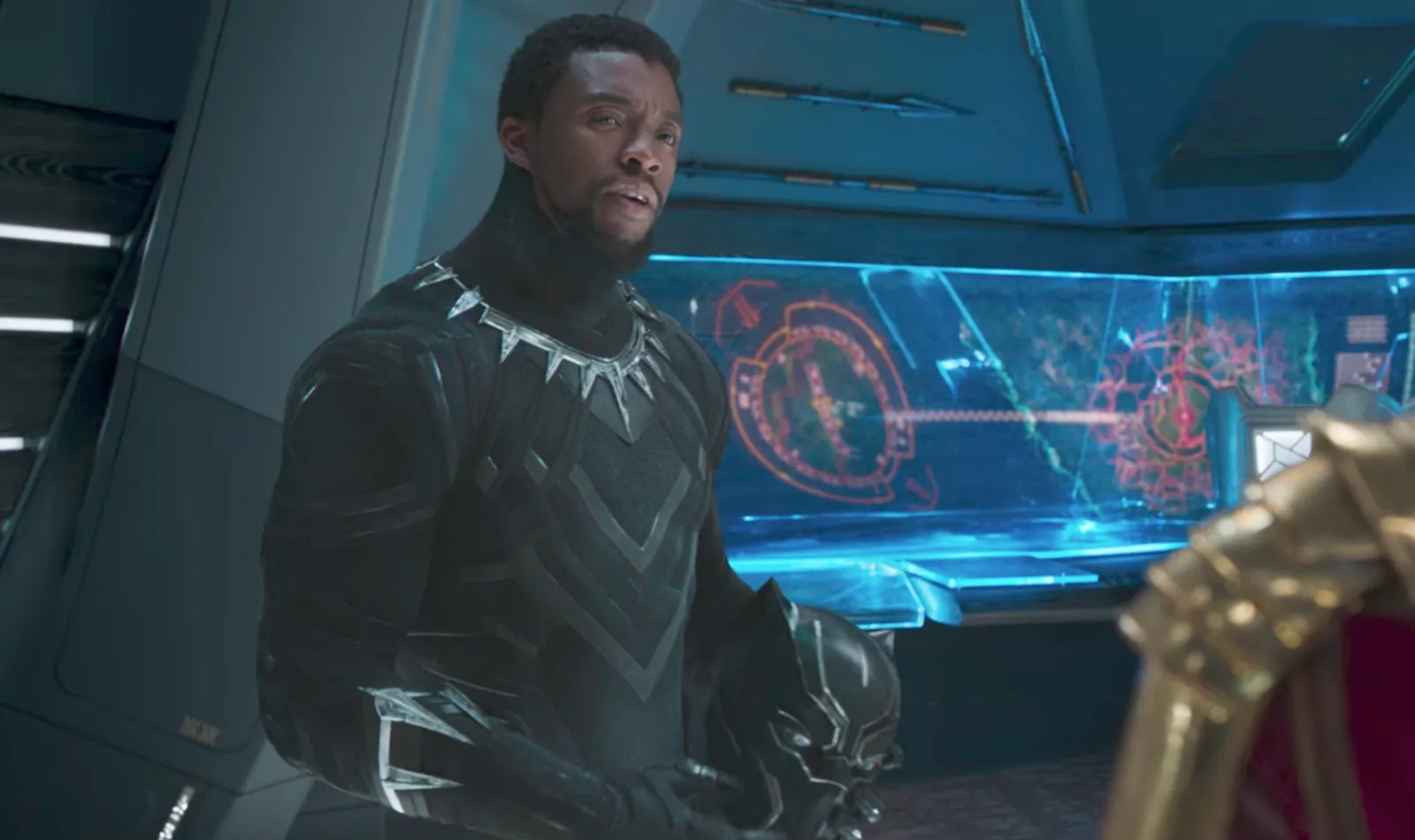 Two Kids Dressed as One Tall Man to Get Into Black Panther Screening And  It's Awesome - Newsweek