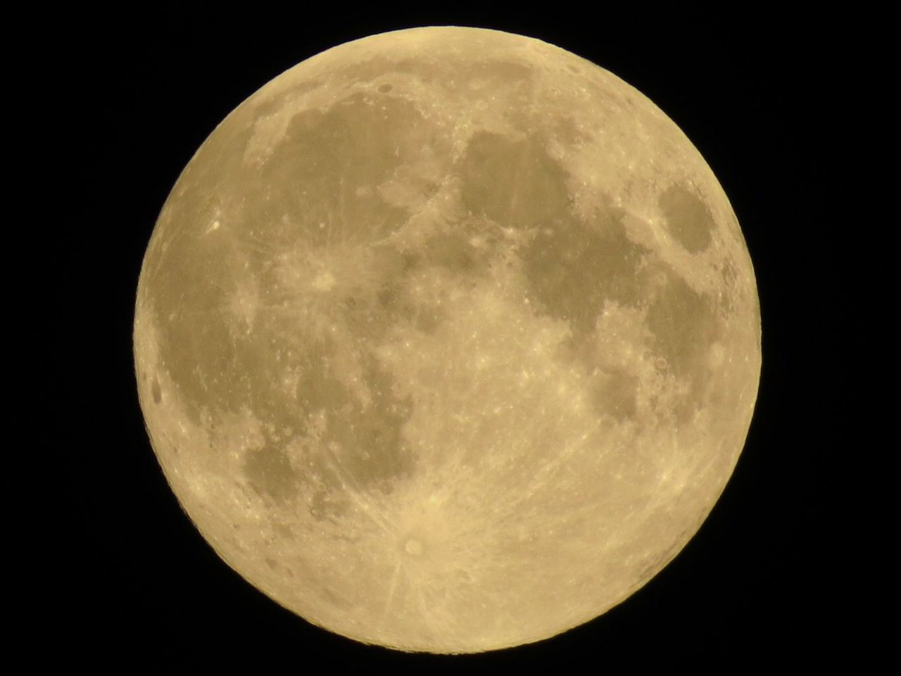 Full Hunter's Moon 2018: See October's Full Moon Ahead of Leonid
