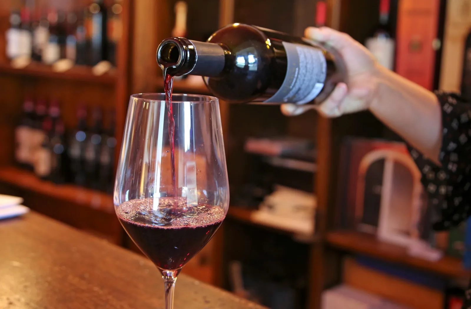 How We Drink: A Serving Size of Wine Is Now Seven Times Bigger Than 300  Years Ago - Newsweek