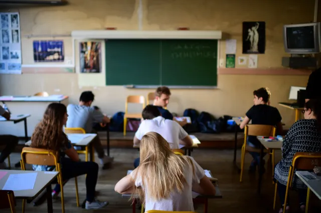 High School Students Are Having Less Sex than A Decade Ago, A Study Shows