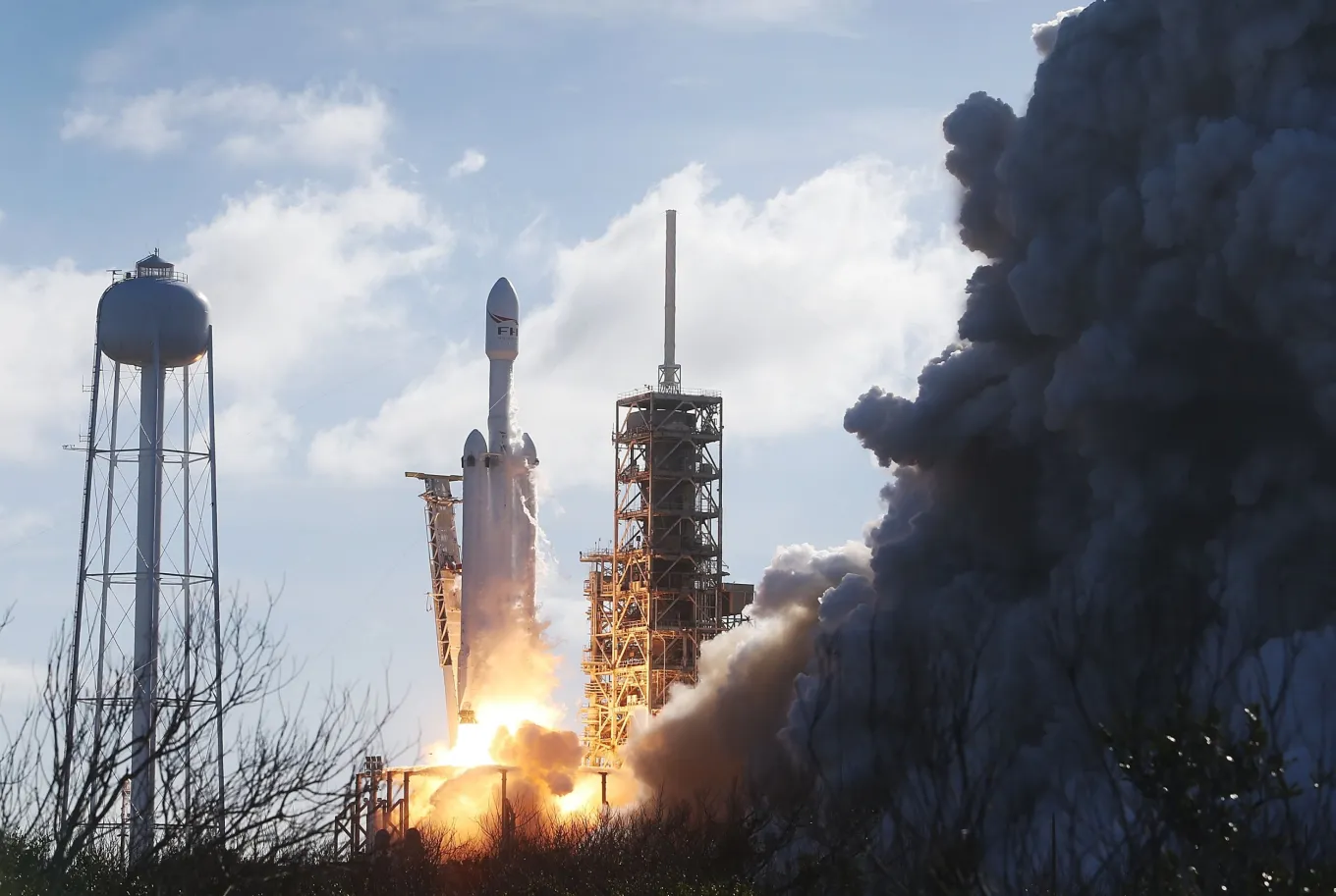 Rocket Avoiding Rocks Elon Musk Says His SpaceX Rocket Will Avoid Disaster of Soviet Super ...