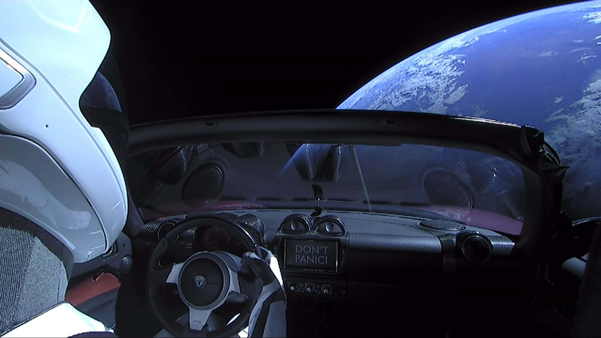 カースオブザムーン SpaceX Falcon Heavy: Elon Musk's Tesla Roadster Is on a Collision