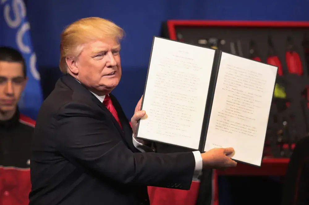 H-1B Visa Program and Trump: How High-Skilled Immigrants Are Being Threatened by President’s Administration