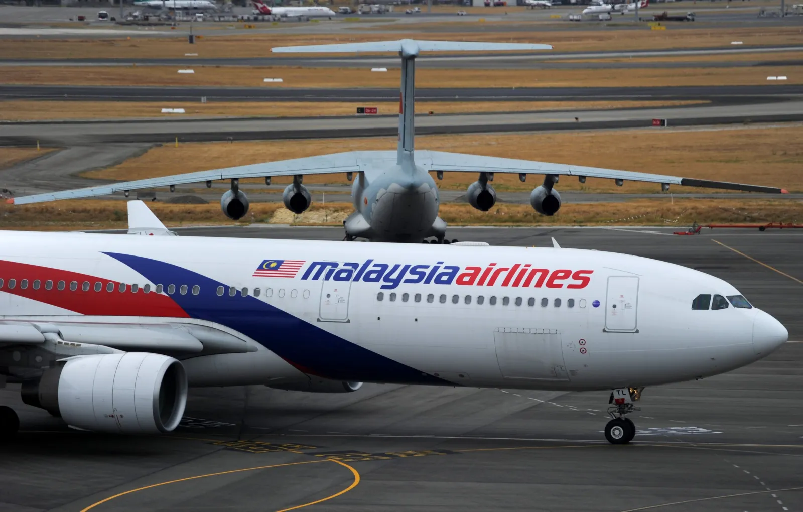 MH370 Malaysia Airlines Captain âDeliberately Evaded Radar,â Crashed Plane in Murder-Suicide, Investigators Say
