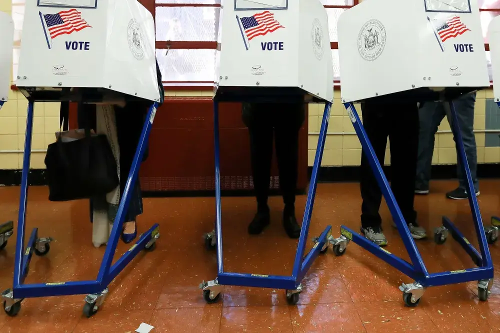 Are Democrats Losing Their 2018 Midterms Advantage? A New Poll Says Yes