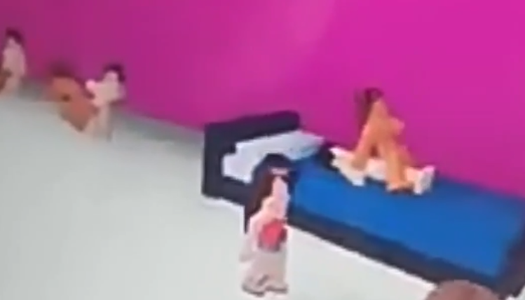 What is 'Roblox?' Game Leaves Mother Shocked as 6-Year-Old Finds 'Sex Room'  - Newsweek