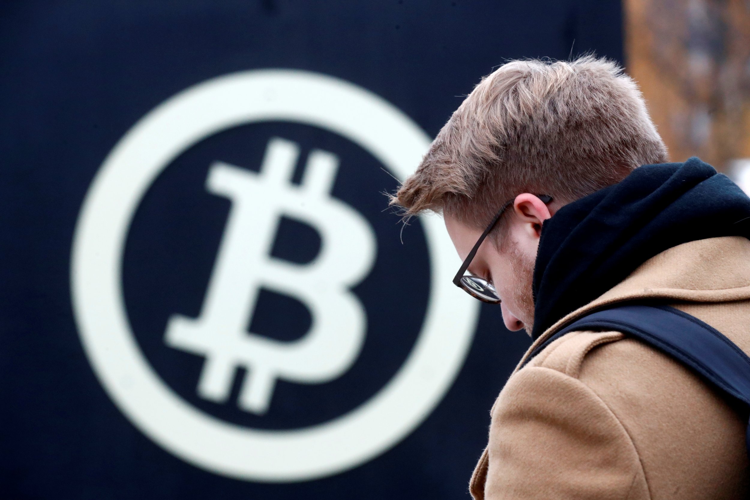 Bitcoin Loses 10% of Value in 24 Hours, Crypto Down 14% Worldwide - Newsweek