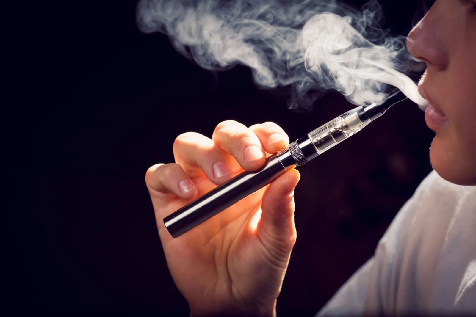 Is Vaping Dangerous? New Study Links E-cigarette Flavors to Heart Disease,  Stroke and Harm to Blood Vessels - Newsweek