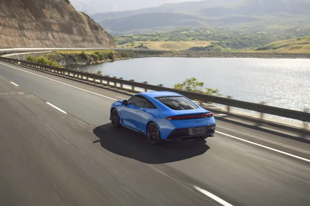 Honda Adds Hybrid Sports Car Infused with Company’s Racing DNA