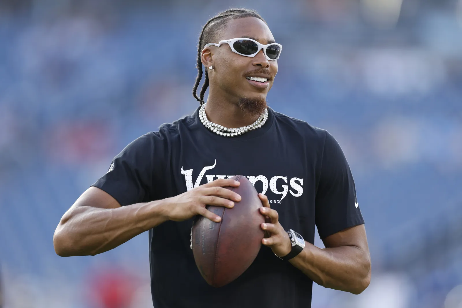 Justin Jefferson Hits 8,000 Yards: A Milestone Amid Vikings' Challenge