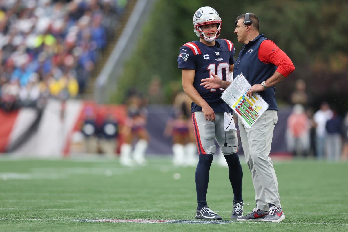 Rob Gronkowksi Weighs in on Patriots' Mike Vrabel-Drake Maye Dynamic