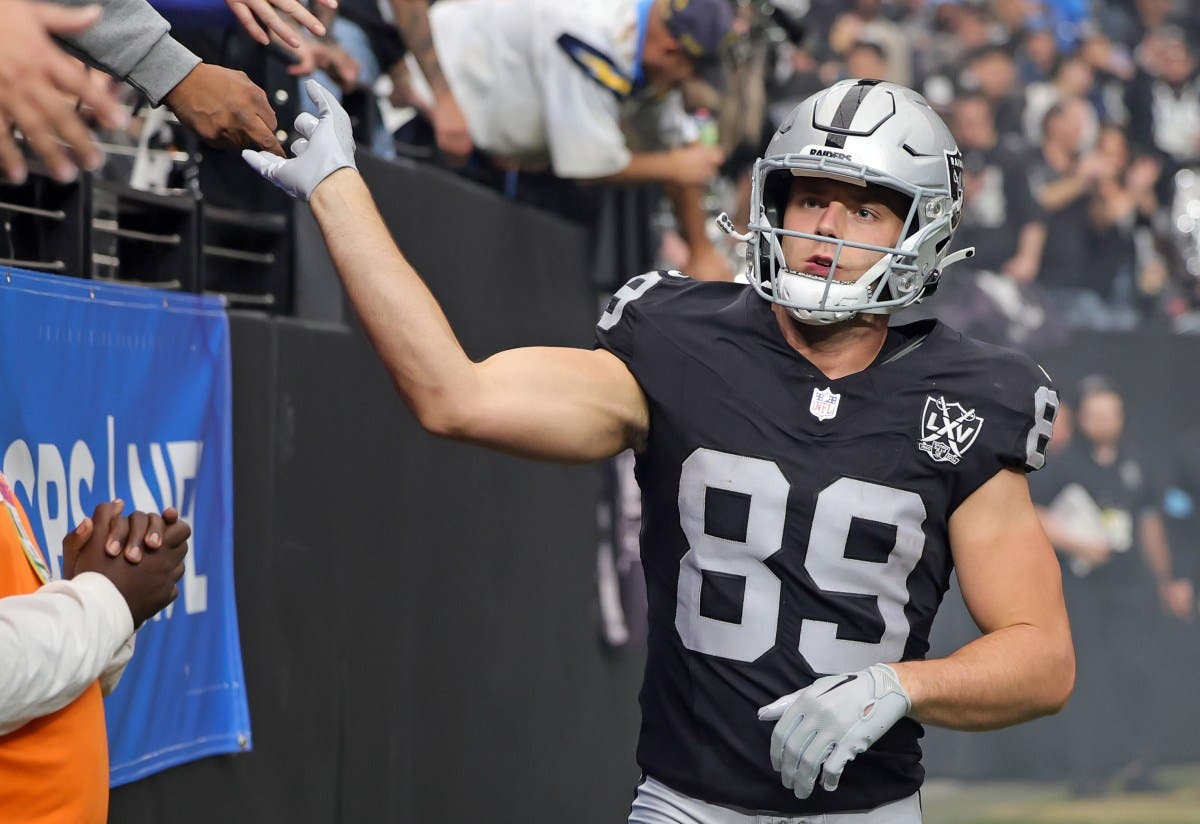Raiders' Pete Carroll Reveals Harsh Brock Bowers News Ahead of Titans Game